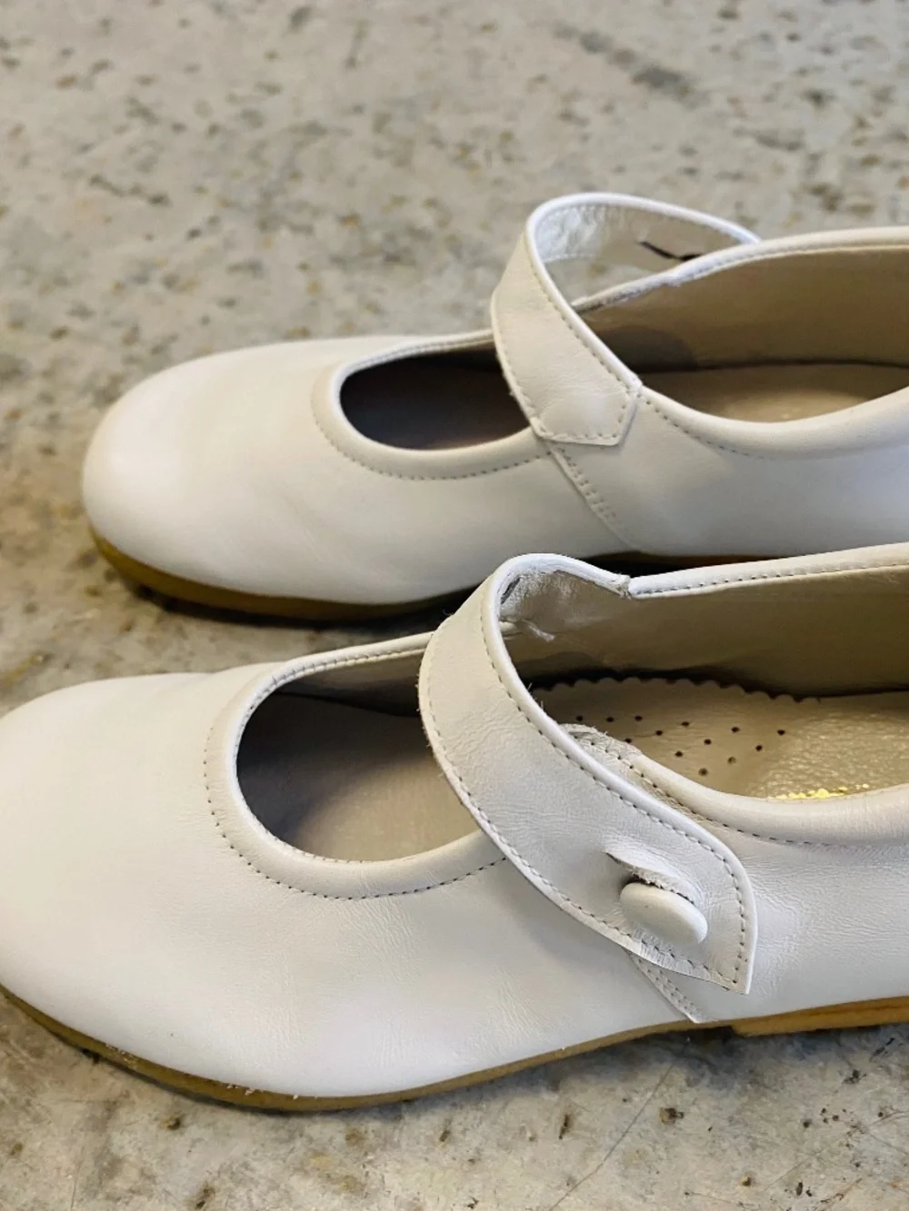 Chiquitin Classic White Leather Mary Jane Shoes